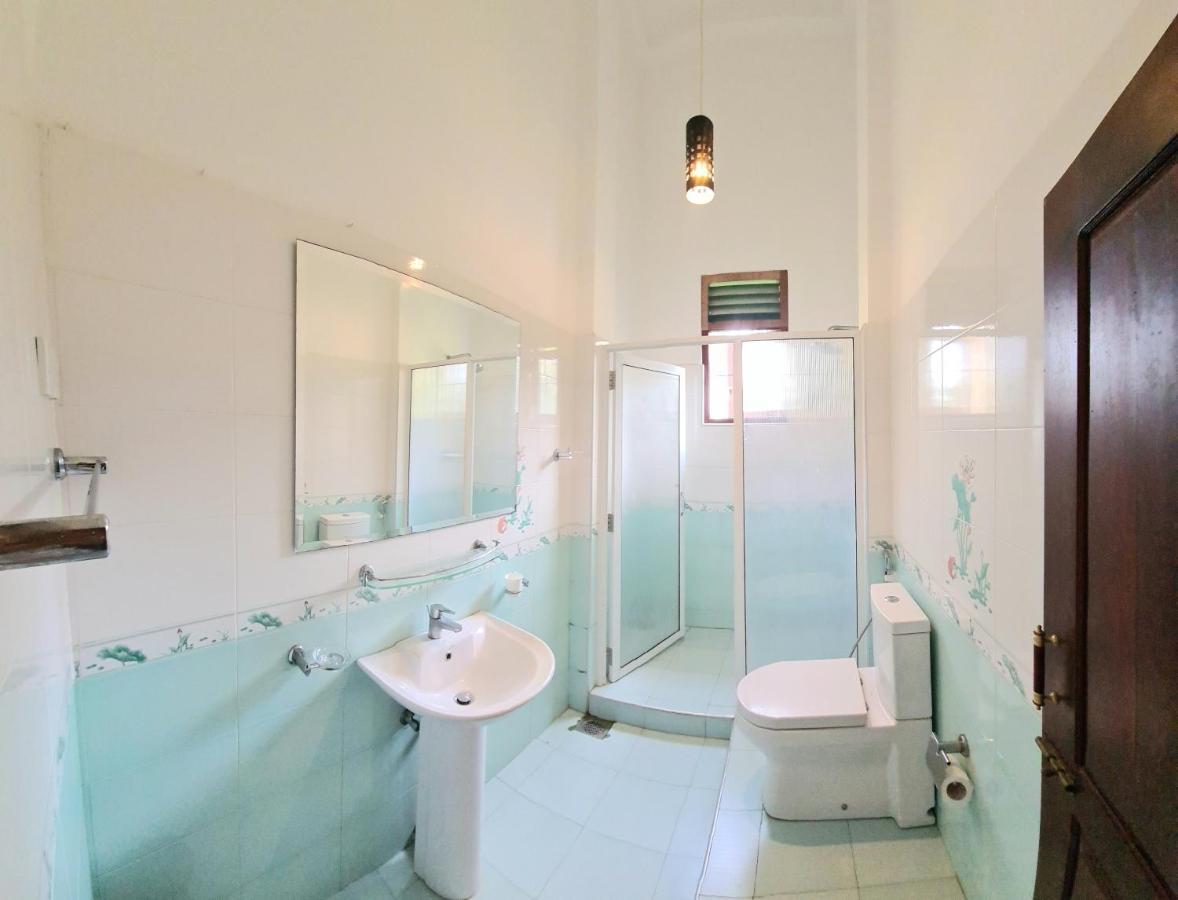 Golden Relax Villa With Pool, Restaurant & European Service Eramudugaha Экстерьер фото